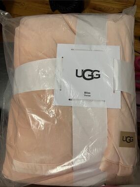 UGG Bliss Throw - Soft Peach